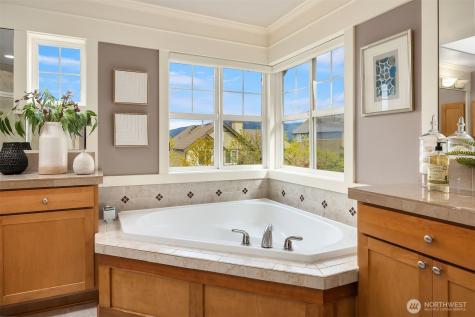 773 Summerhill Ridge Drive NW Issaquah WA 98027