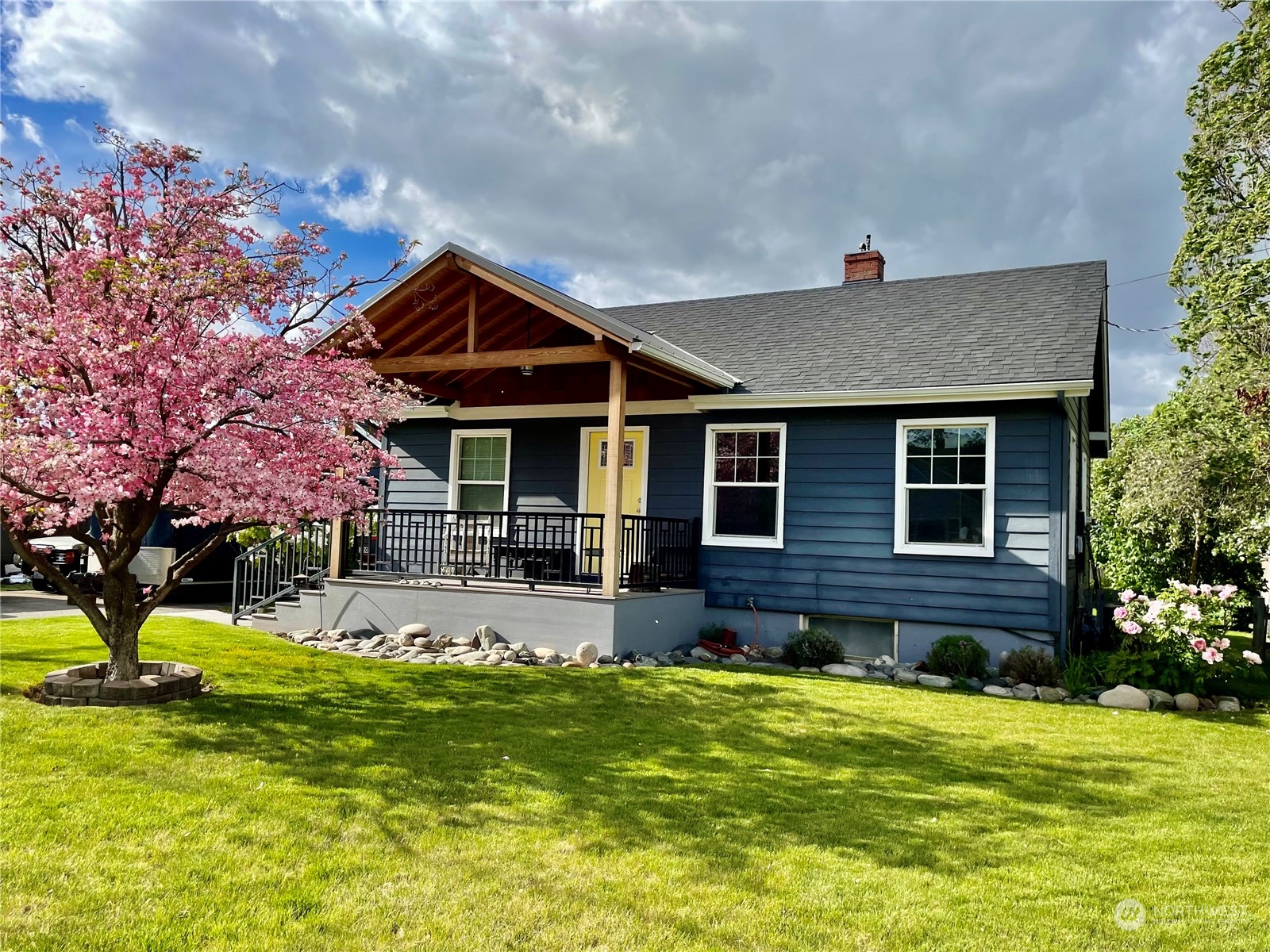 320 W Whitman Drive College Place WA 99324