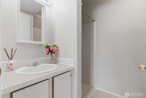 88 NW Lopez Lane Bremerton WA 98311