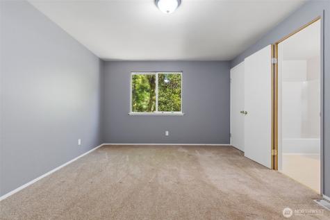 88 NW Lopez Lane Bremerton WA 98311