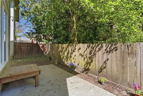 88 NW Lopez Lane Bremerton WA 98311