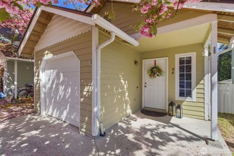 88 NW Lopez Lane Bremerton WA 98311