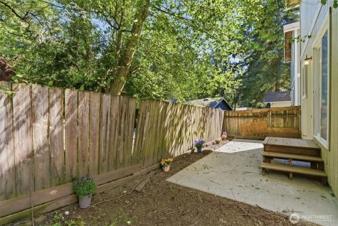 88 NW Lopez Lane Bremerton WA 98311