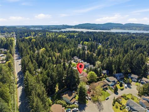 88 NW Lopez Lane Bremerton WA 98311