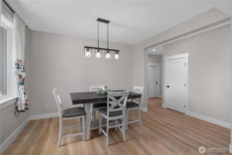 17 Ellen Lane Elma WA 98541