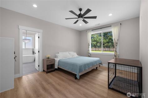 17 Ellen Lane Elma WA 98541