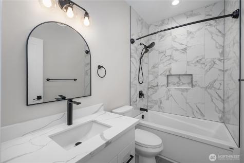17 Ellen Lane Elma WA 98541