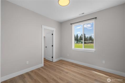17 Ellen Lane Elma WA 98541