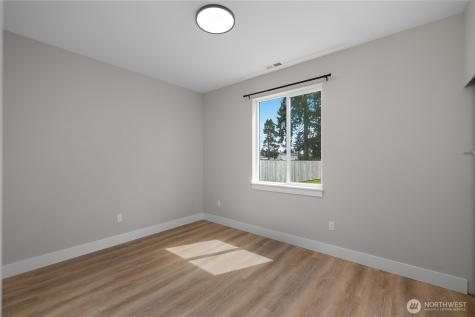 17 Ellen Lane Elma WA 98541