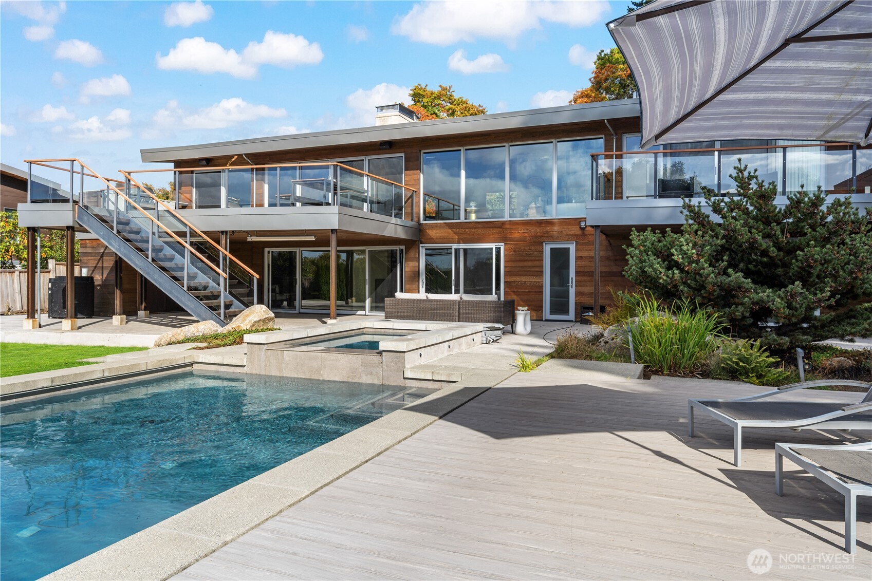 9135 NE 19th Street Clyde Hill WA 98004