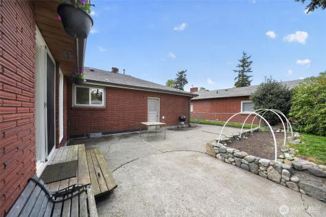 646 SE Ely Street Oak Harbor WA 98277
