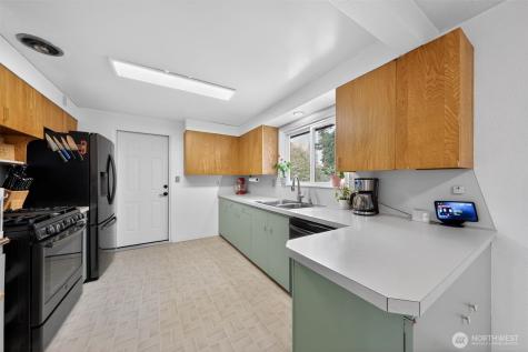 646 SE Ely Street Oak Harbor WA 98277