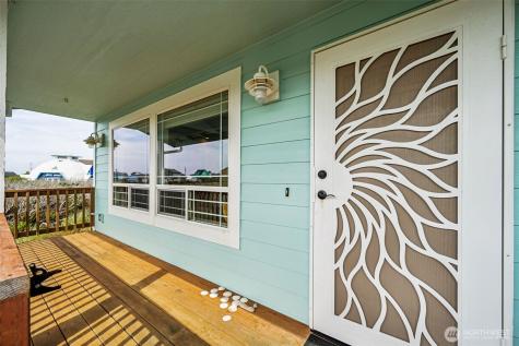 447 N Portal Loop SW Ocean Shores WA 98569