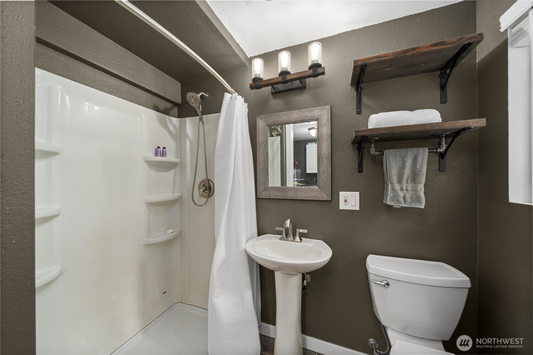 19101 58th Street E Lake Tapps WA 98391
