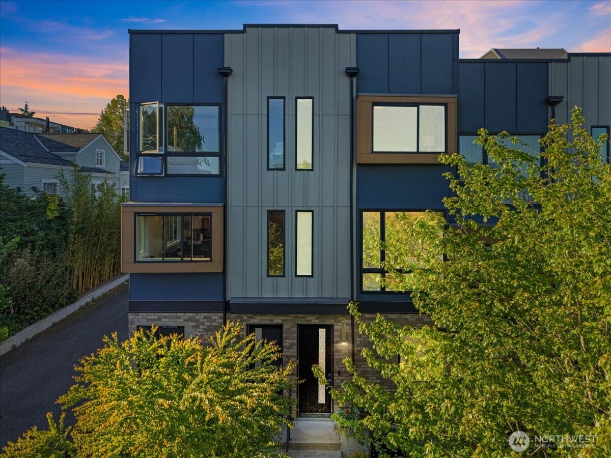 2310 W Newton Street Seattle WA 98199
