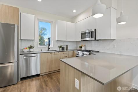 2310 W Newton Street Seattle WA 98199