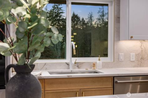6341 E Sabelhaus Lane Port Orchard WA 98366