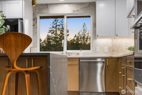 6341 E Sabelhaus Lane Port Orchard WA 98366