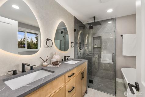 6341 E Sabelhaus Lane Port Orchard WA 98366