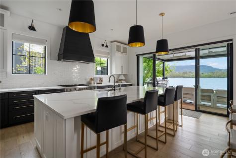 4233 E Lake Sammamish Shore Lane SE Sammamish WA 98075