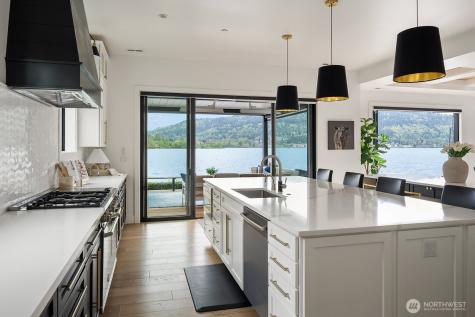 4233 E Lake Sammamish Shore Lane SE Sammamish WA 98075