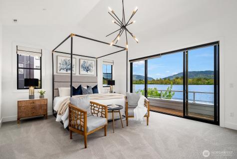 4233 E Lake Sammamish Shore Lane SE Sammamish WA 98075