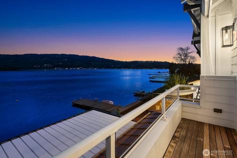 4233 E Lake Sammamish Shore Lane SE Sammamish WA 98075