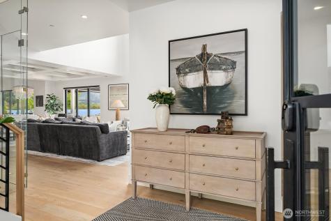 4233 E Lake Sammamish Shore Lane SE Sammamish WA 98075