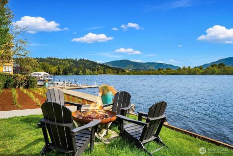 4233 E Lake Sammamish Shore Lane SE Sammamish WA 98075