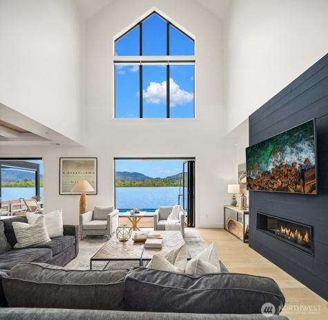 4233 E Lake Sammamish Shore Lane SE Sammamish WA 98075