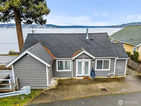 1805 Lawrence Street Port Orchard WA 98366