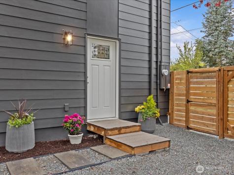 8117 17th Avenue SW Seattle WA 98106