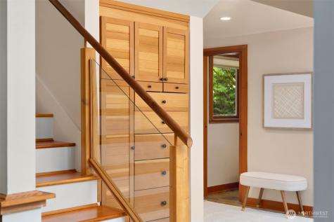 6900 NE Dolphin Drive Bainbridge Island WA 98110