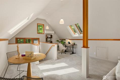 6900 NE Dolphin Drive Bainbridge Island WA 98110