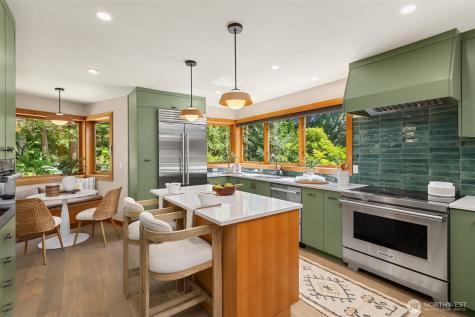 6900 NE Dolphin Drive Bainbridge Island WA 98110