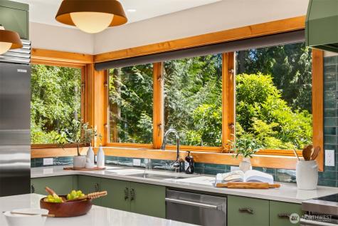 6900 NE Dolphin Drive Bainbridge Island WA 98110