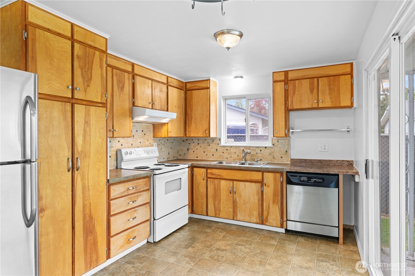 1409 E 54th Street Tacoma WA 98404