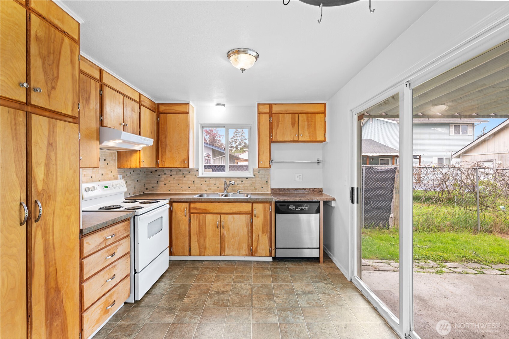 1409 E 54th Street Tacoma WA 98404