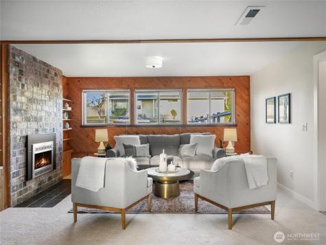349 Anacortes Avenue SE Renton WA 98059
