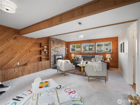 349 Anacortes Avenue SE Renton WA 98059