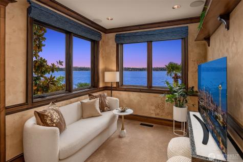 3639 W Mercer Way Mercer Island WA 98040