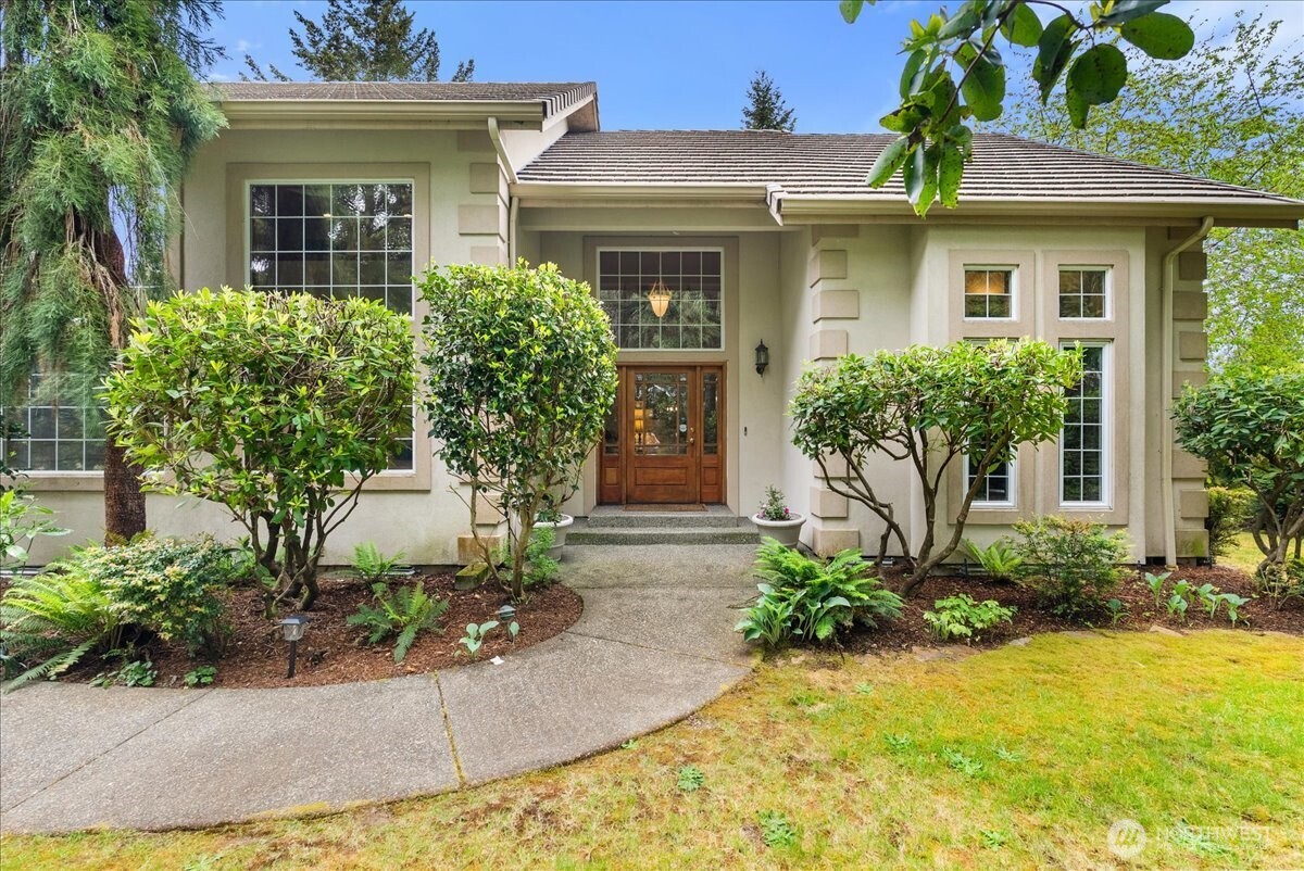 121 E Sterling Drive Allyn WA 98524