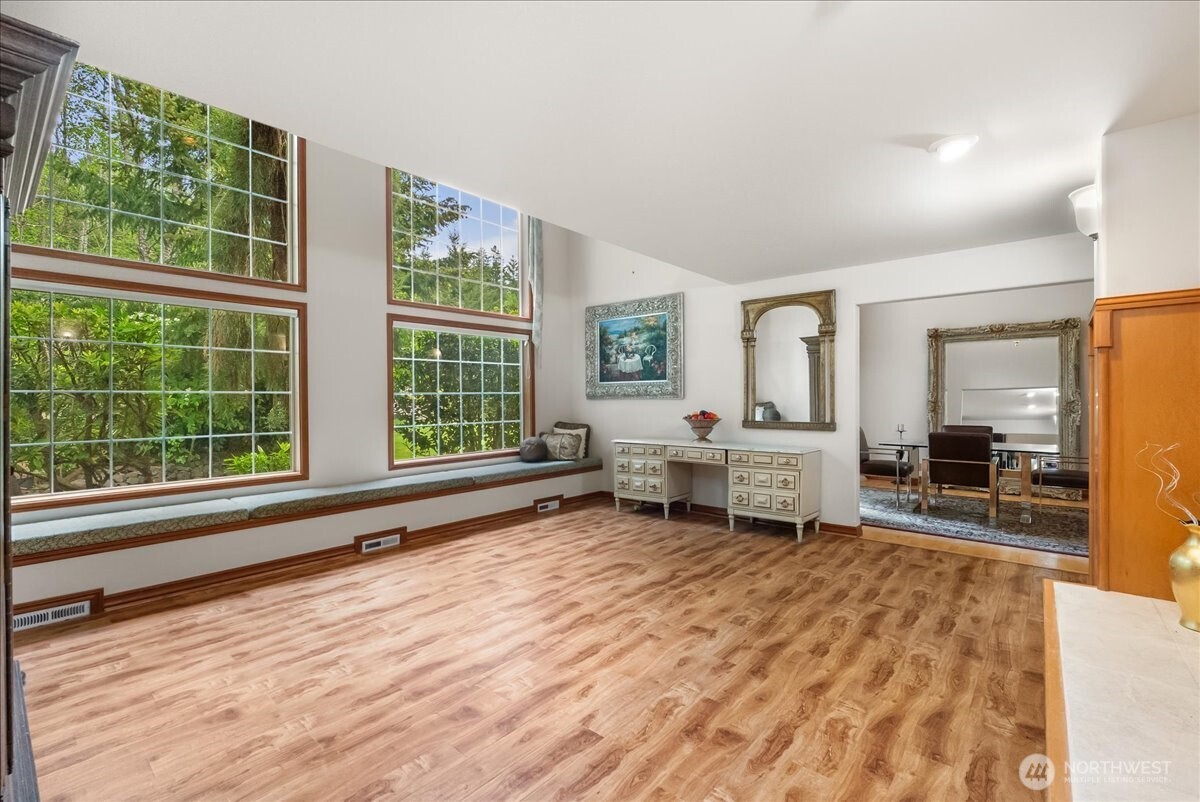 121 E Sterling Drive Allyn WA 98524