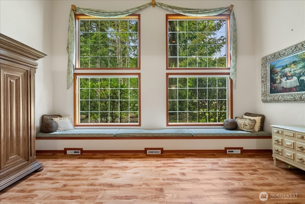 121 E Sterling Drive Allyn WA 98524