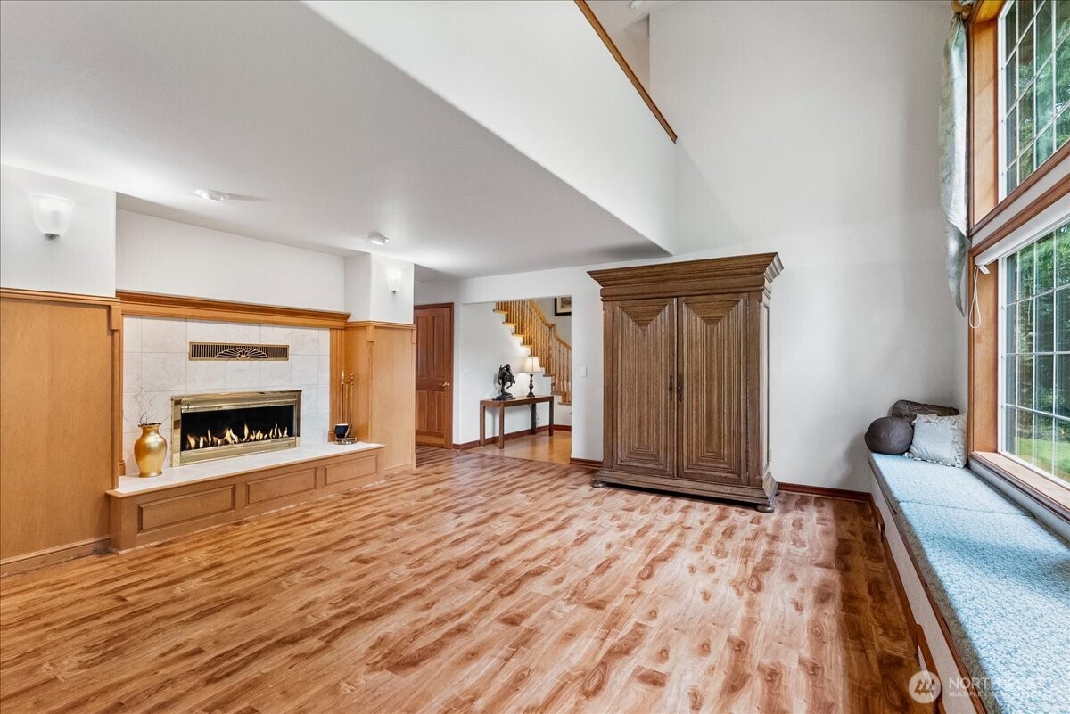 121 E Sterling Drive Allyn WA 98524