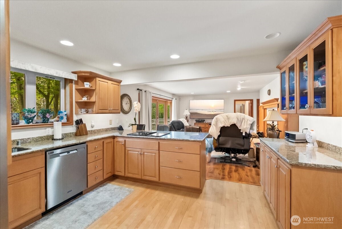 121 E Sterling Drive Allyn WA 98524