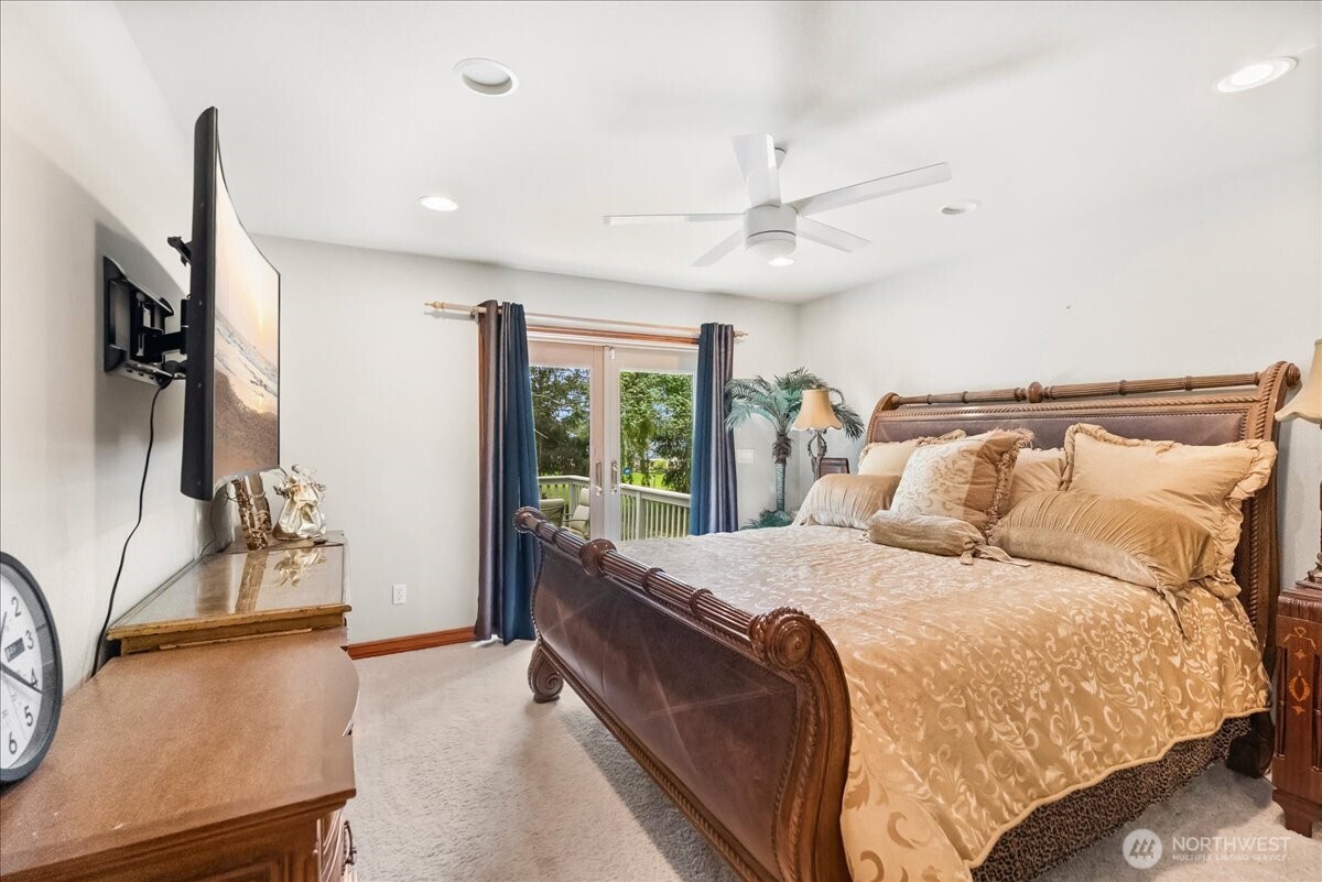 121 E Sterling Drive Allyn WA 98524