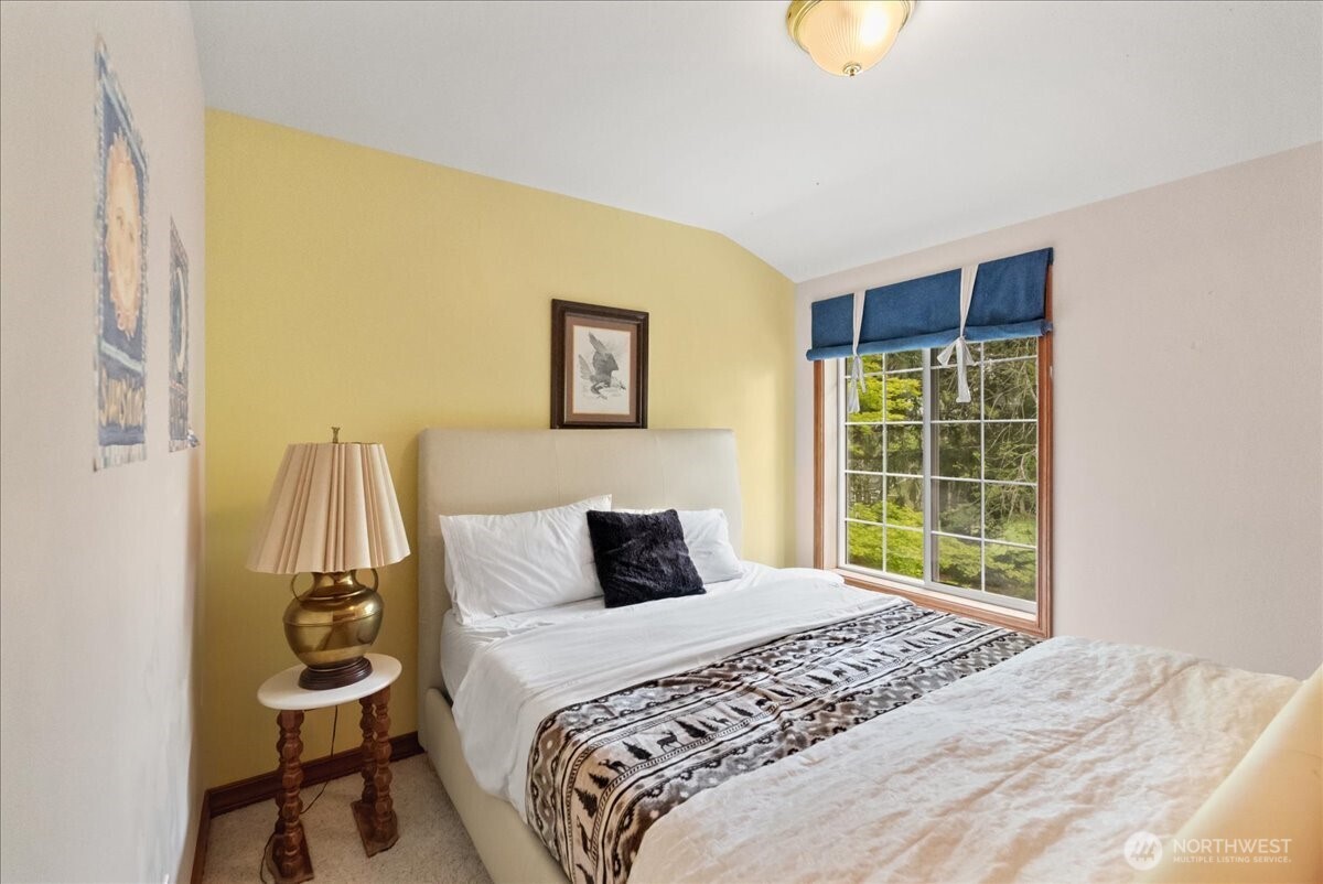 121 E Sterling Drive Allyn WA 98524