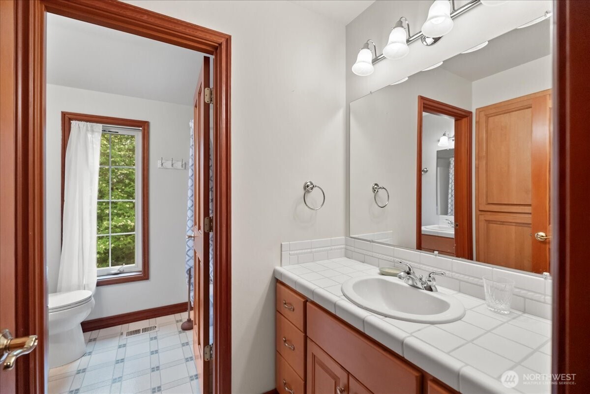 121 E Sterling Drive Allyn WA 98524