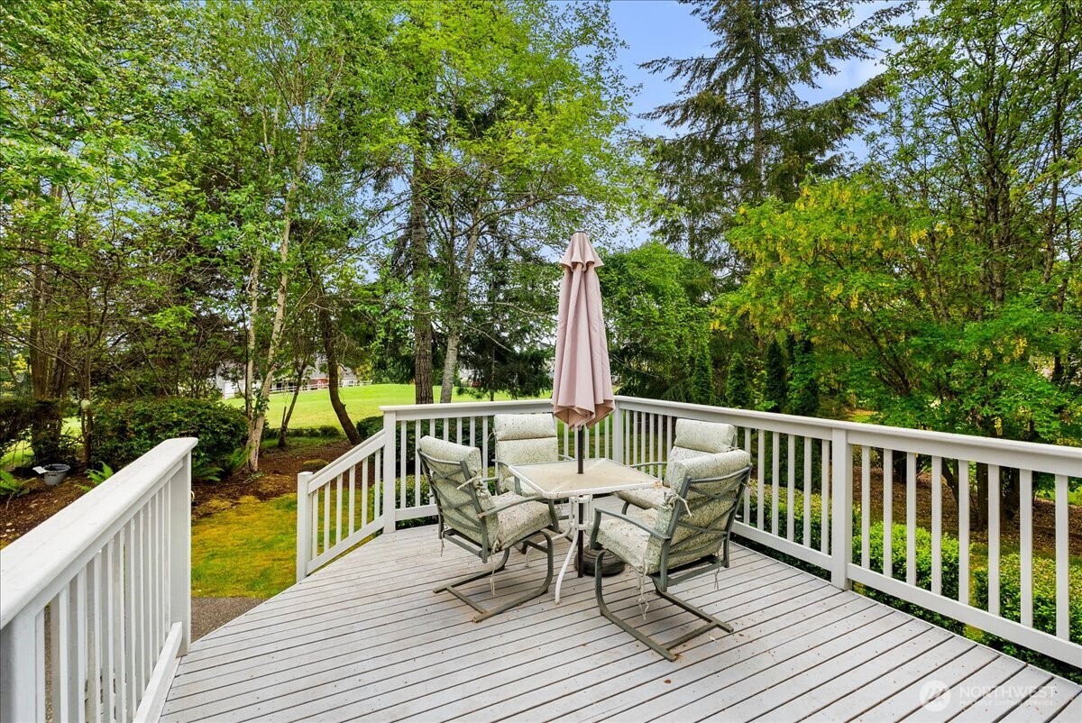 121 E Sterling Drive Allyn WA 98524